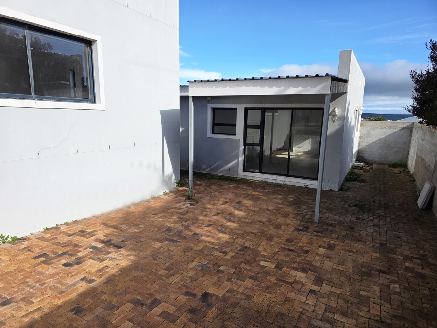 6 Bedroom Property for Sale in Myburgh Park Western Cape